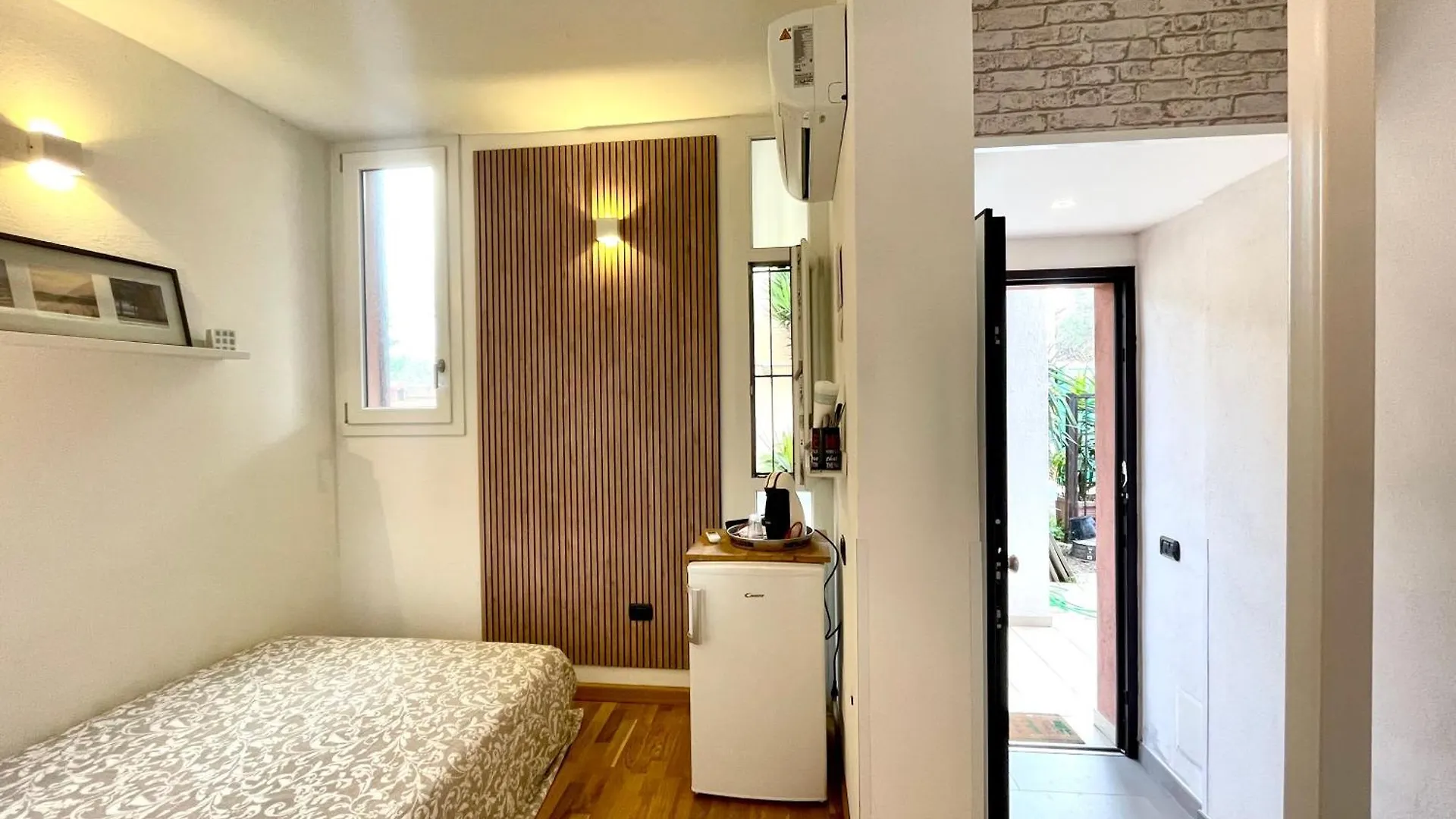 Konukevi Mistral En-Suite See View Garden Quartu SantʼElena